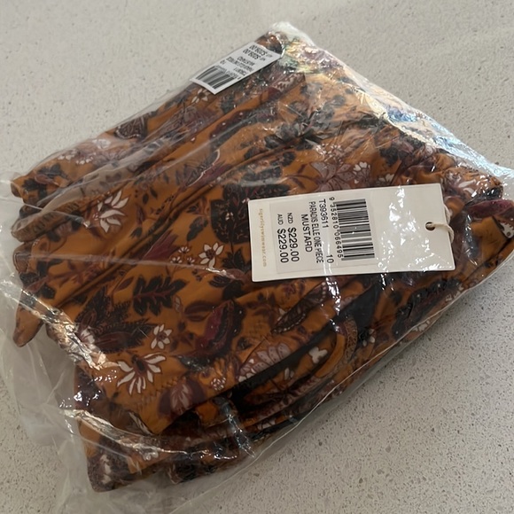 TIGERLILY Paradis Elle Tie Front Mustard One Piece Swimsuit Swimmers NWT RRP$229 - Picture 7 of 7